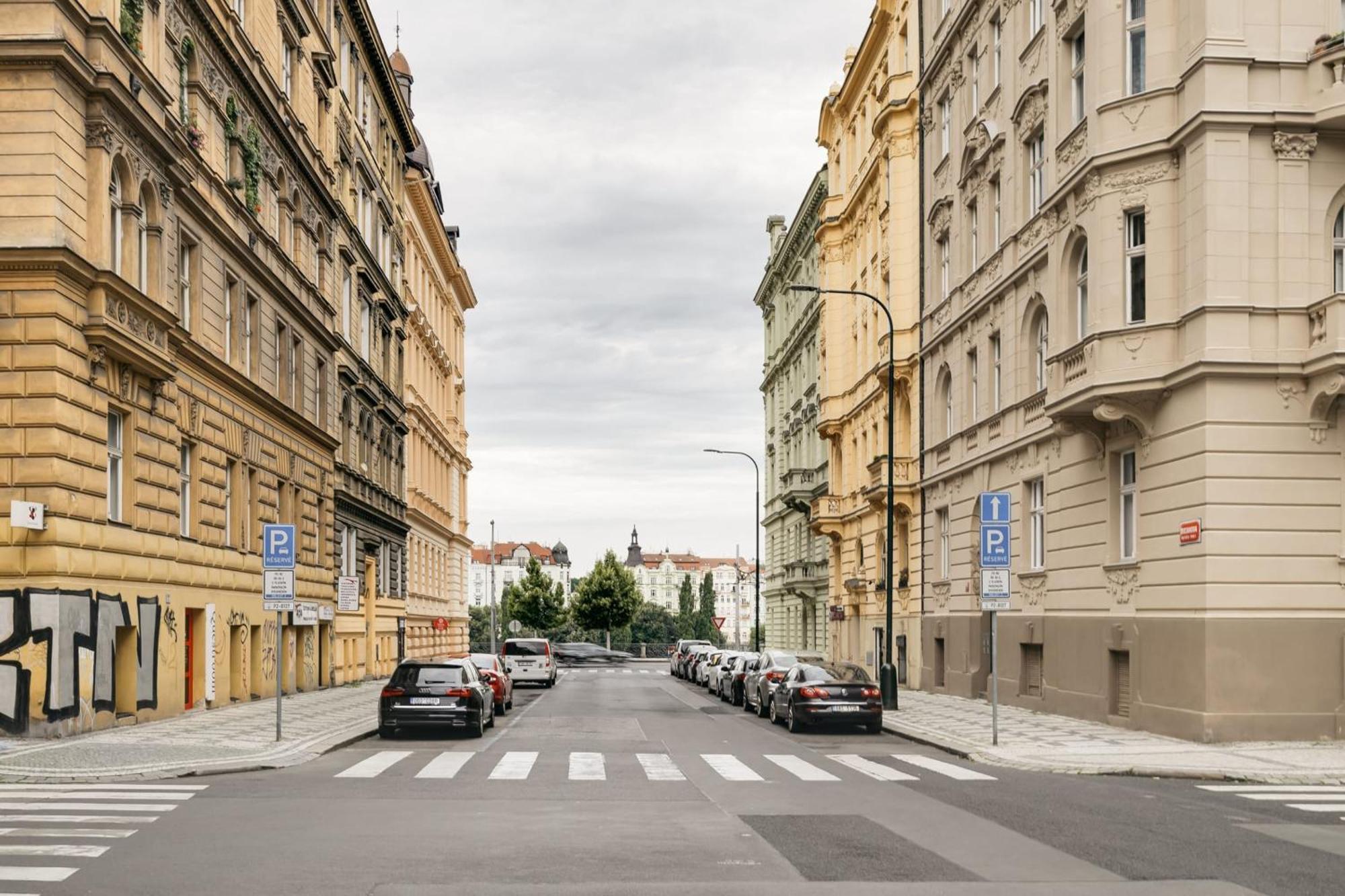 Comfortable And Cosy Apt A Few Steps From Dancing House And Naplavka Dance Praag Buitenkant foto