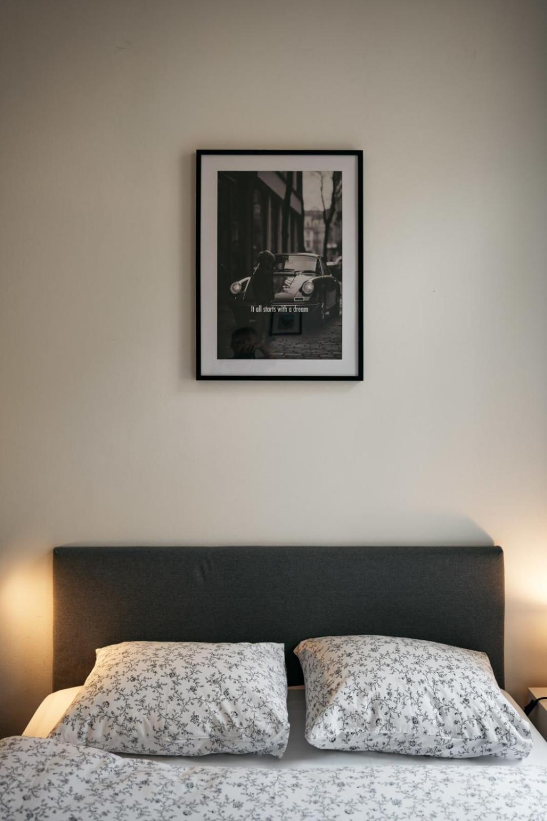 Comfortable And Cosy Apt A Few Steps From Dancing House And Naplavka Dance Praag Buitenkant foto