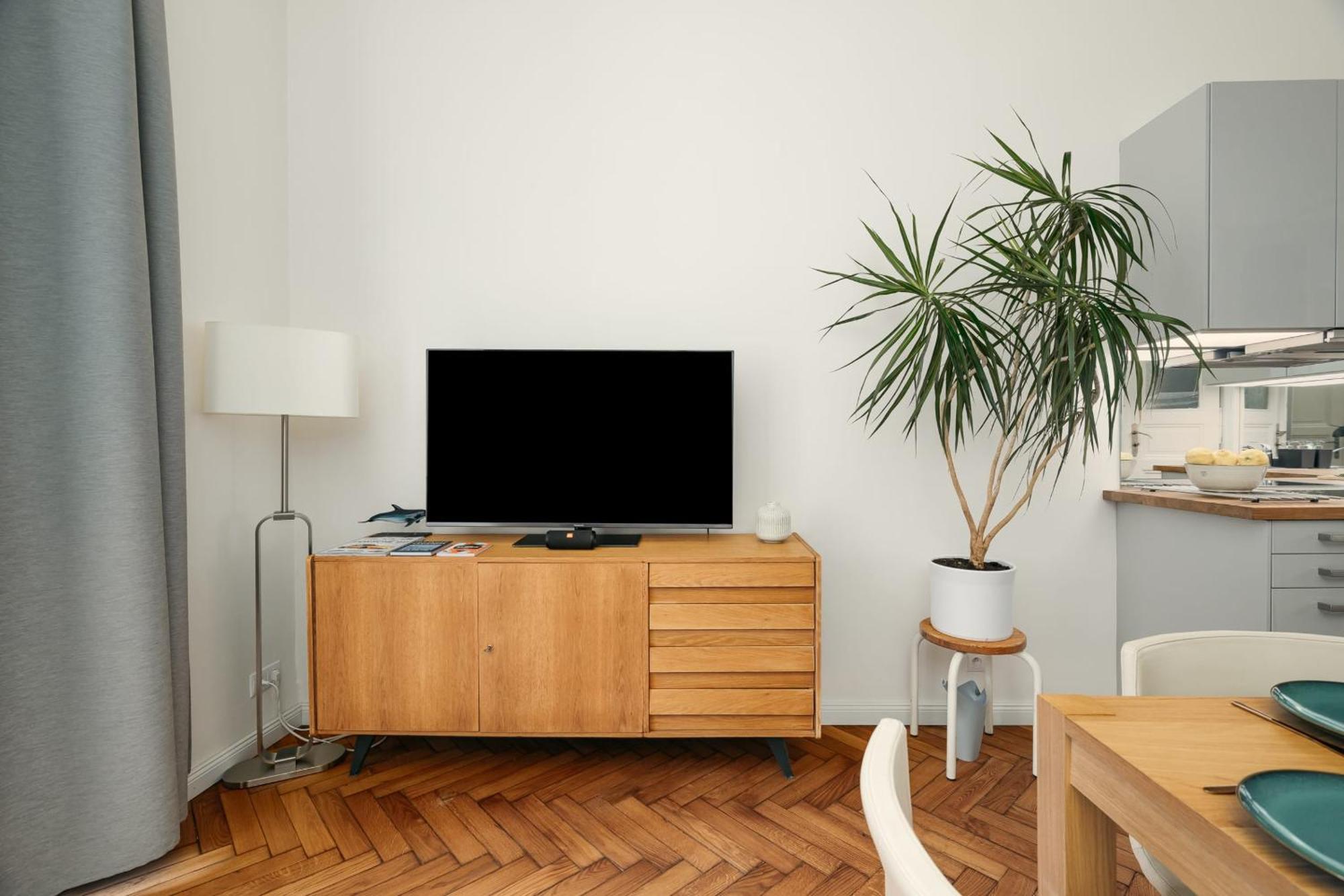 Comfortable And Cosy Apt A Few Steps From Dancing House And Naplavka Dance Praag Buitenkant foto